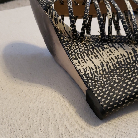 Justfab platform heels animal print - Picture 3 of 4